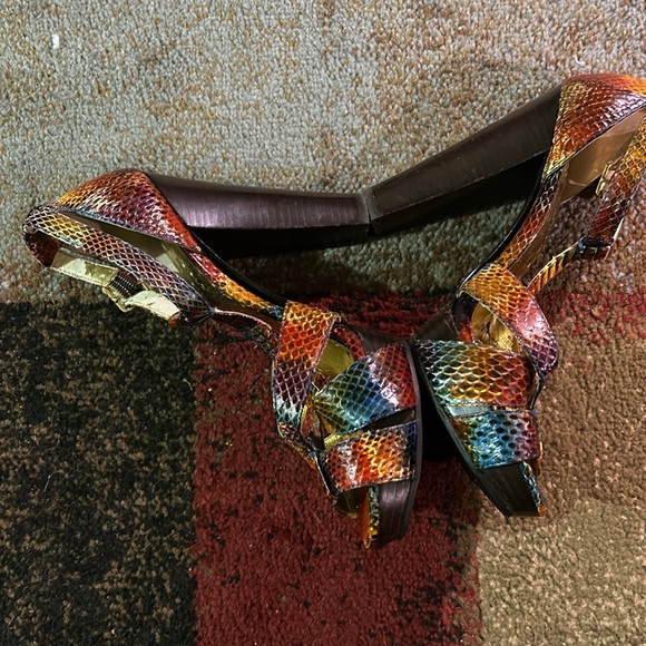 BCBG WOMAN SANDAL💜💜 - Picture 3 of 11